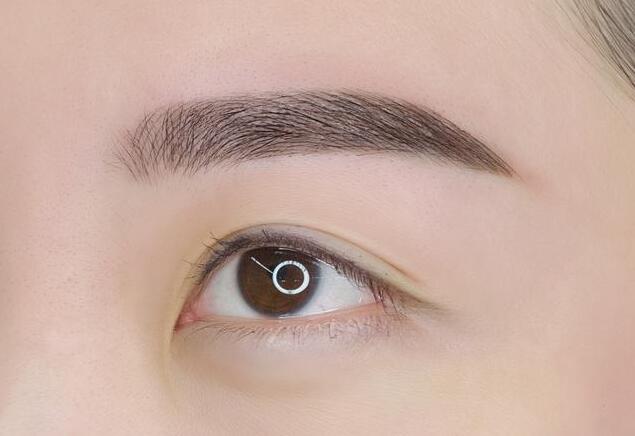 霧眉做完為什么發(fā)紅？南寧專(zhuān)業(yè)紋繡學(xué)校給你解釋