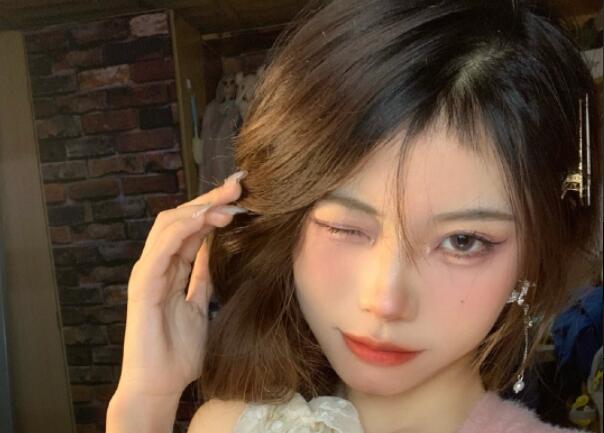 如何修飾大鼻頭？南寧教彩妝的機(jī)構(gòu)分享教程