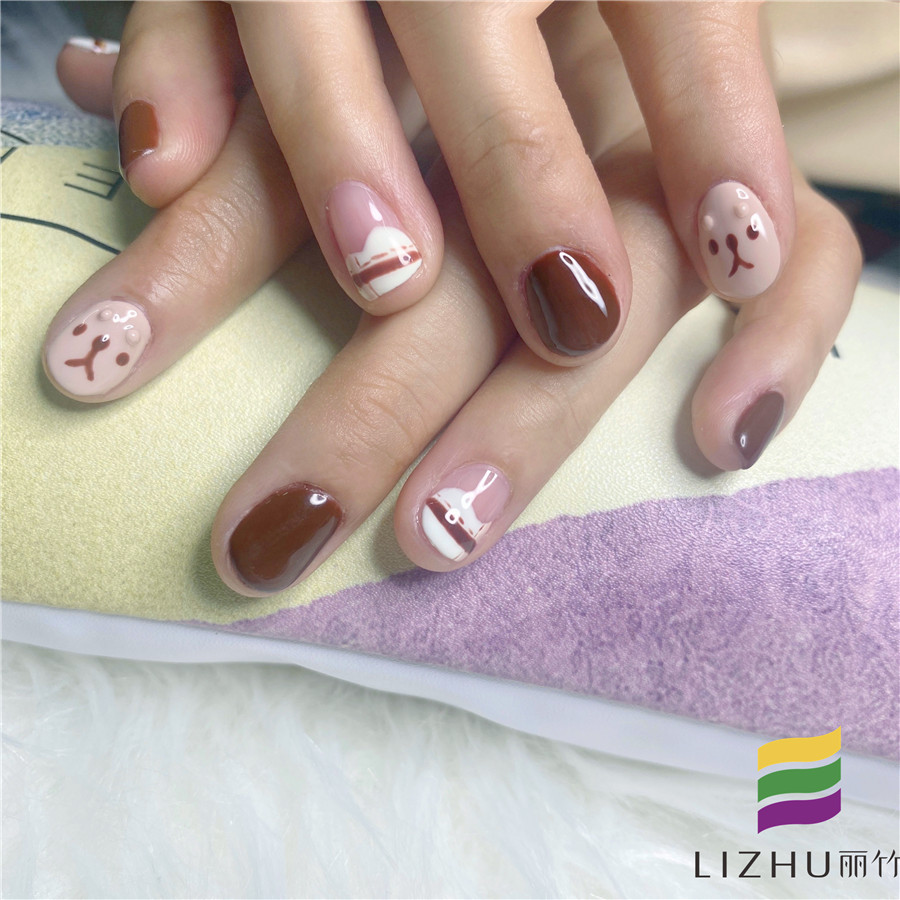 短指甲很疼怎么辦？南寧專業(yè)美甲學(xué)校有秘方