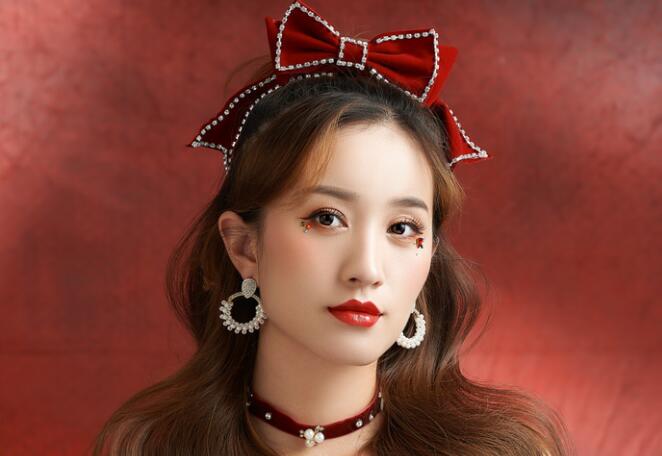 甜美約會妝教程，南寧化妝培訓(xùn)專業(yè)分享