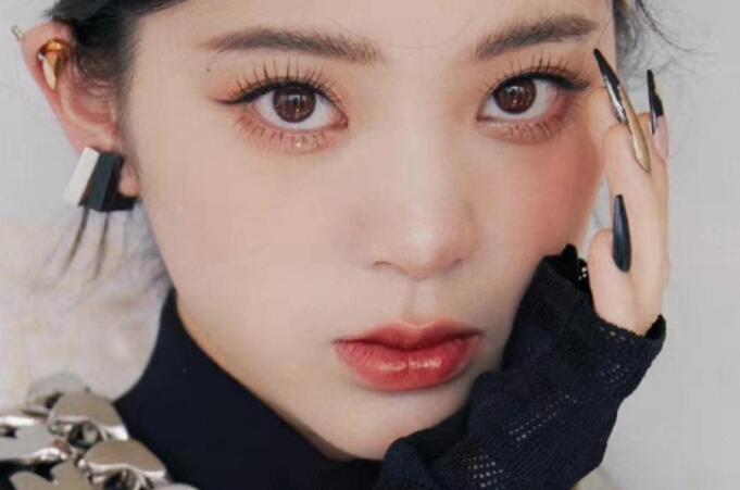 學(xué)小鹿感財(cái)閥千金”仿妝，知南寧學(xué)化妝哪家?guī)熧Y強(qiáng)_