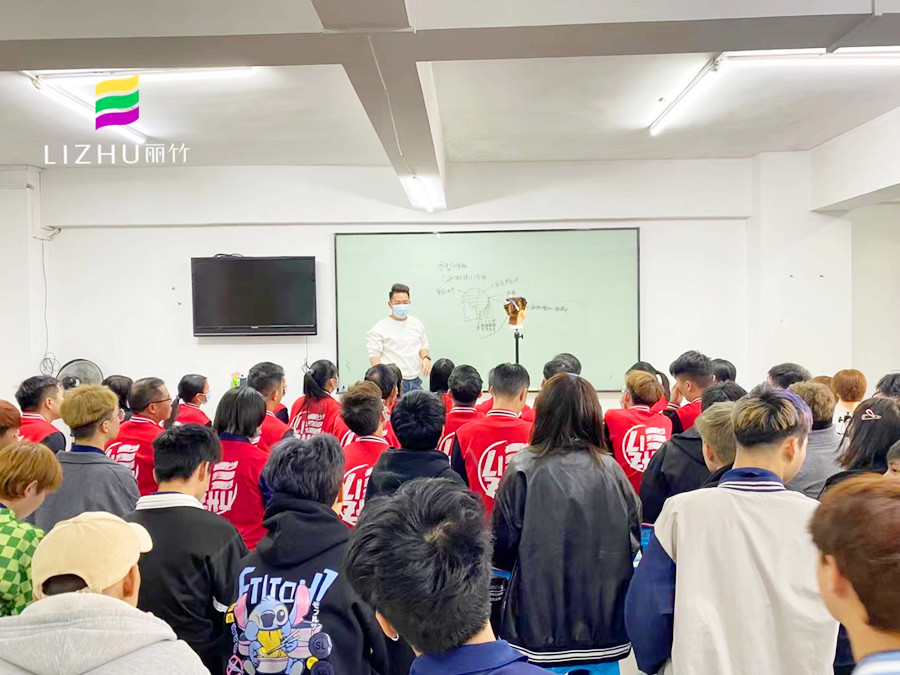 美發(fā)方形堆積注意事項，廣西美發(fā)師培訓(xùn)班課程教授