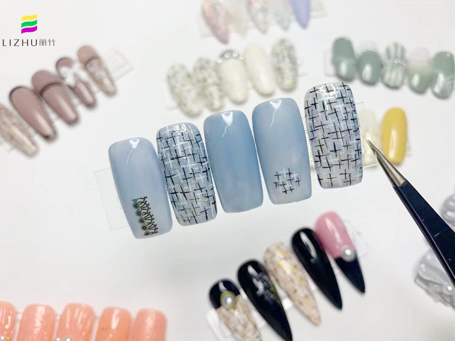 名媛小香風(fēng)美甲，廣西南寧美甲學(xué)校學(xué)員作品