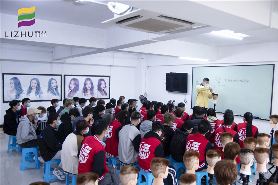 平頭修剪方法，廣西男發(fā)剪裁培訓(xùn)內(nèi)容