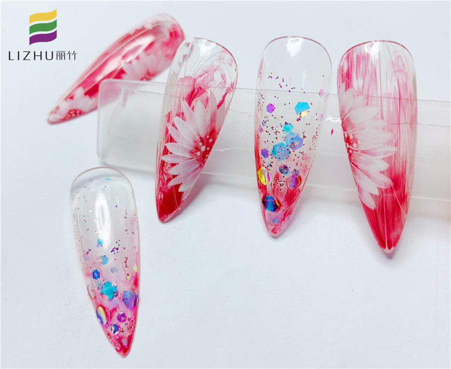 欣賞雛菊新年美甲，告訴你南寧哪里教的美甲受歡迎