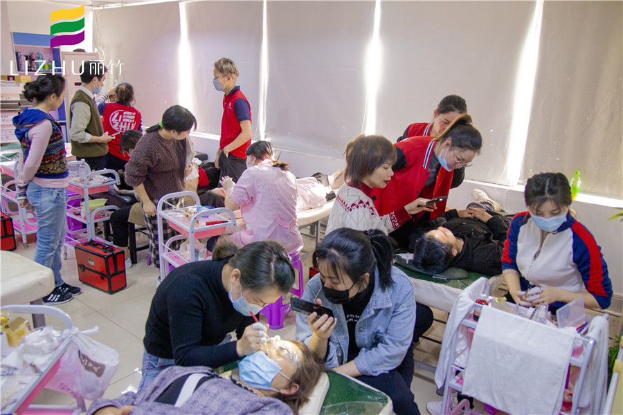 南寧哪里可以學(xué)紋繡？麗竹5月紋繡培訓(xùn)歡迎你