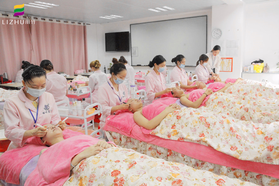 面部撥筋的特色，南寧美容實訓(xùn)項目