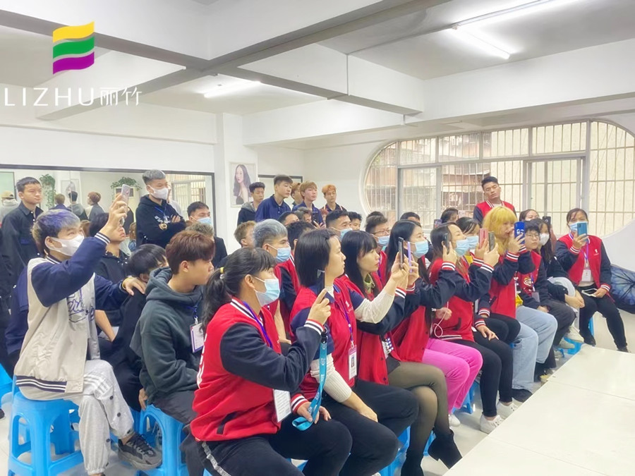 年后不知學(xué)什么技術(shù)？來(lái)廣西專業(yè)美發(fā)學(xué)校吧