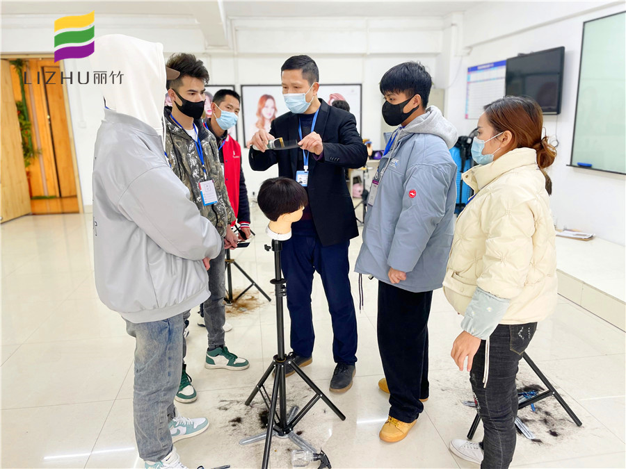 南寧零基礎(chǔ)可以學(xué)美發(fā)嗎？麗竹學(xué)校無(wú)門(mén)檻報(bào)名