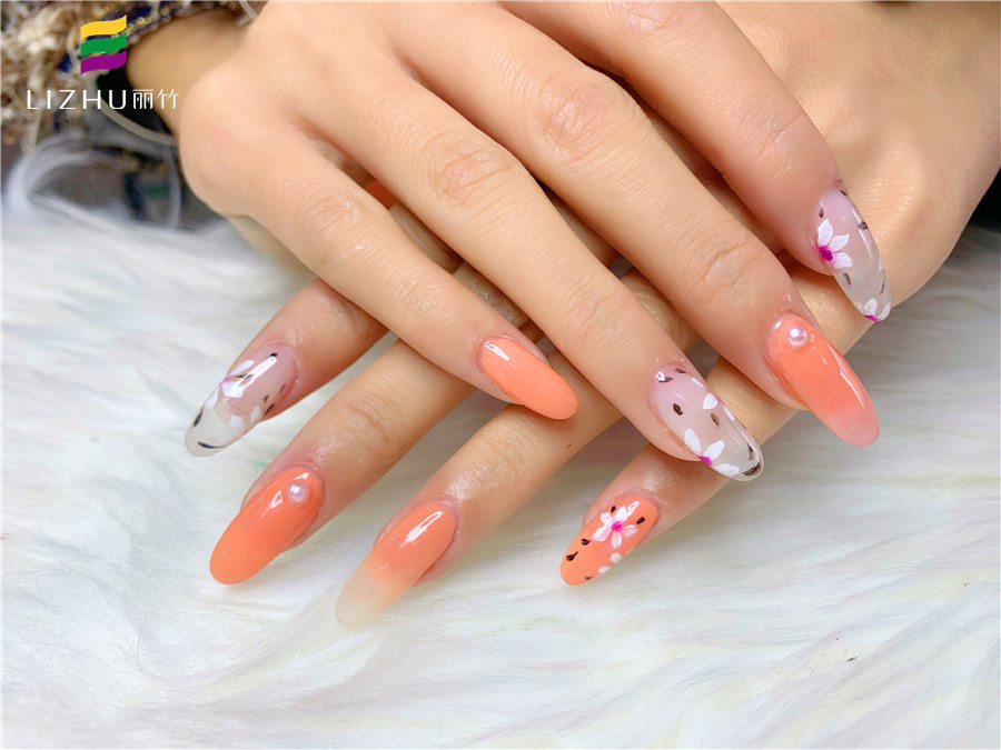 春日桃花彩繪美甲 | 南寧美甲繪畫