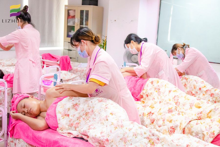 廣西美容學(xué)習(xí)實(shí)操：肩頸+肩胛骨+魔灸罐