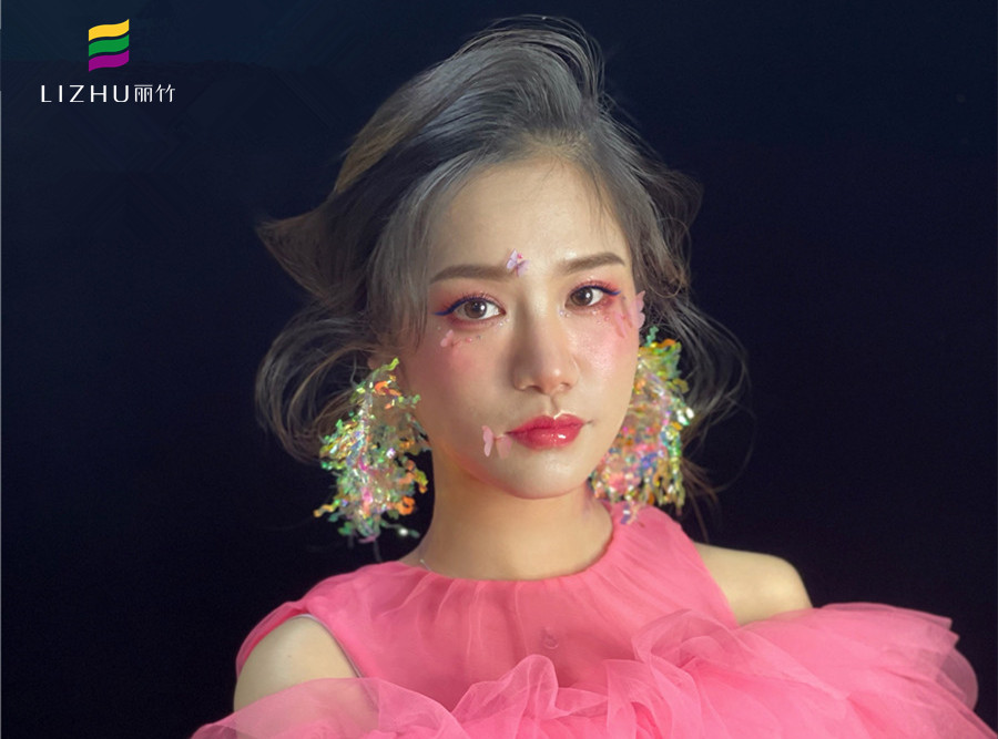 新娘桃花妝造型，告訴你學新娘妝到哪里學