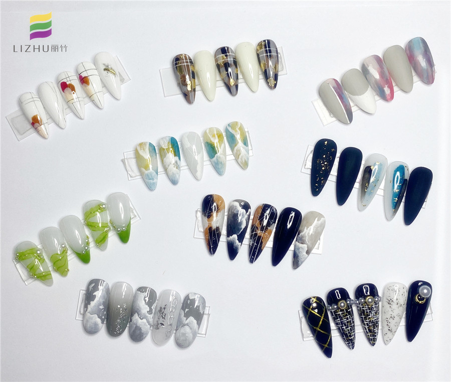 廣西美甲學(xué)校一對一教學(xué)分享：學(xué)員美甲作品欣賞