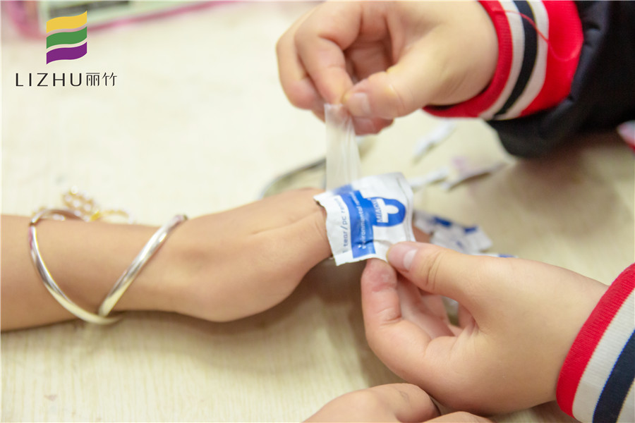 學(xué)美甲理論知識(shí)：沒有卸甲水怎么卸指甲油？