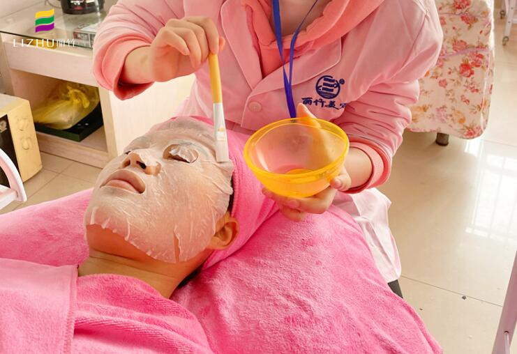 臉部嚴(yán)重缺水怎么快速補(bǔ)水？廣西美容護(hù)膚培訓(xùn)有妙招