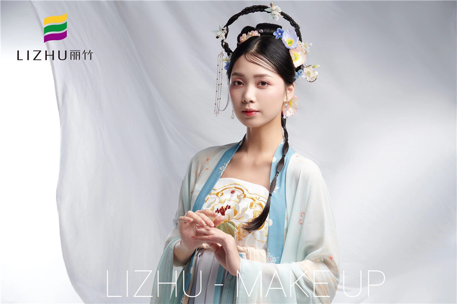 漢服彩妝造型，南寧排名前三化妝學(xué)校作品