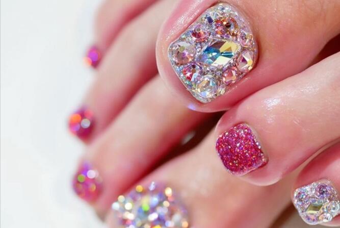 布靈布靈的腳部美甲款式，南寧一對(duì)一美甲培訓(xùn)教你