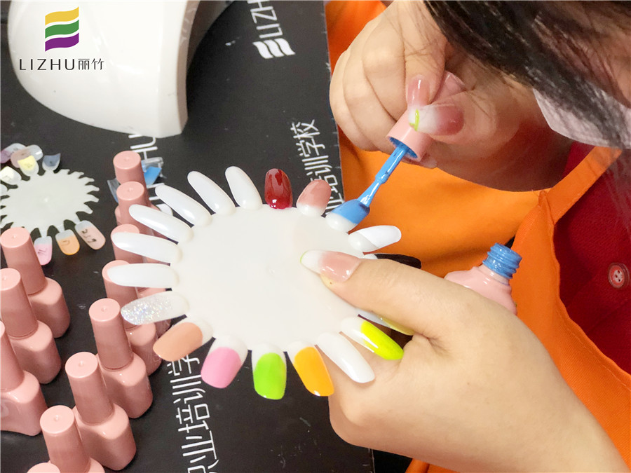 美甲圓盤色卡涂色方法，廣西基礎(chǔ)美甲教程分享