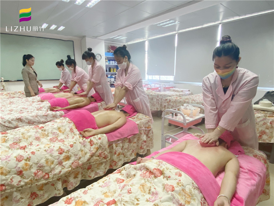 使用經(jīng)絡(luò)刷的注意事項(xiàng)，南寧美容職業(yè)學(xué)校課堂分享