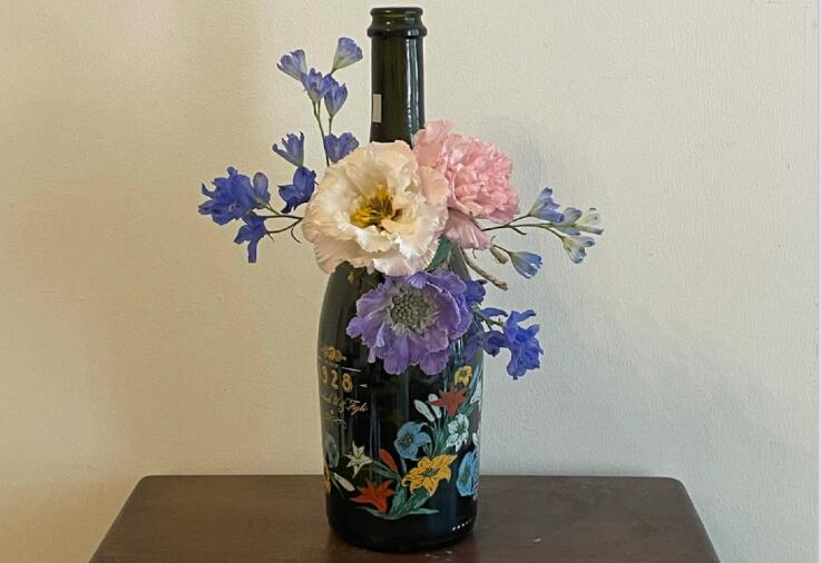南寧哪里可以學花藝？先來看看酒瓶插花作品