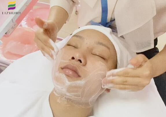 如何用洗面奶洗臉？廣西美容面部護理教學