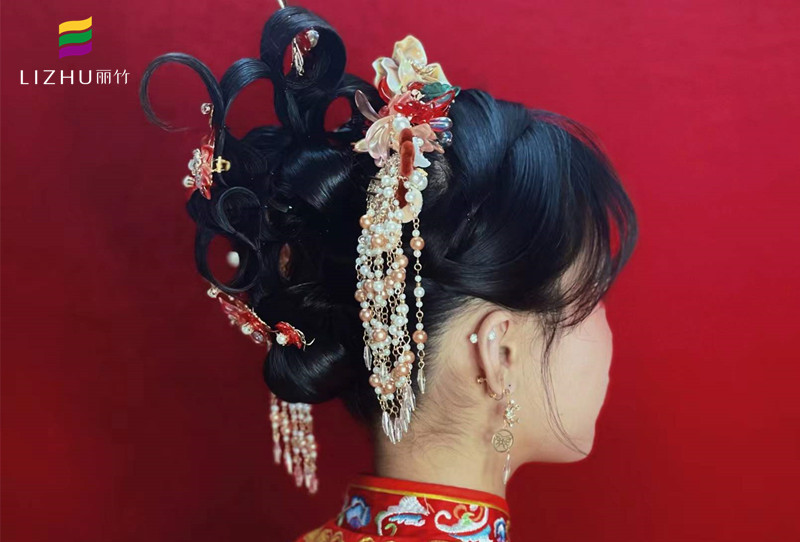 中式秀禾發(fā)型圖片，廣西學習化妝盤發(fā)教程