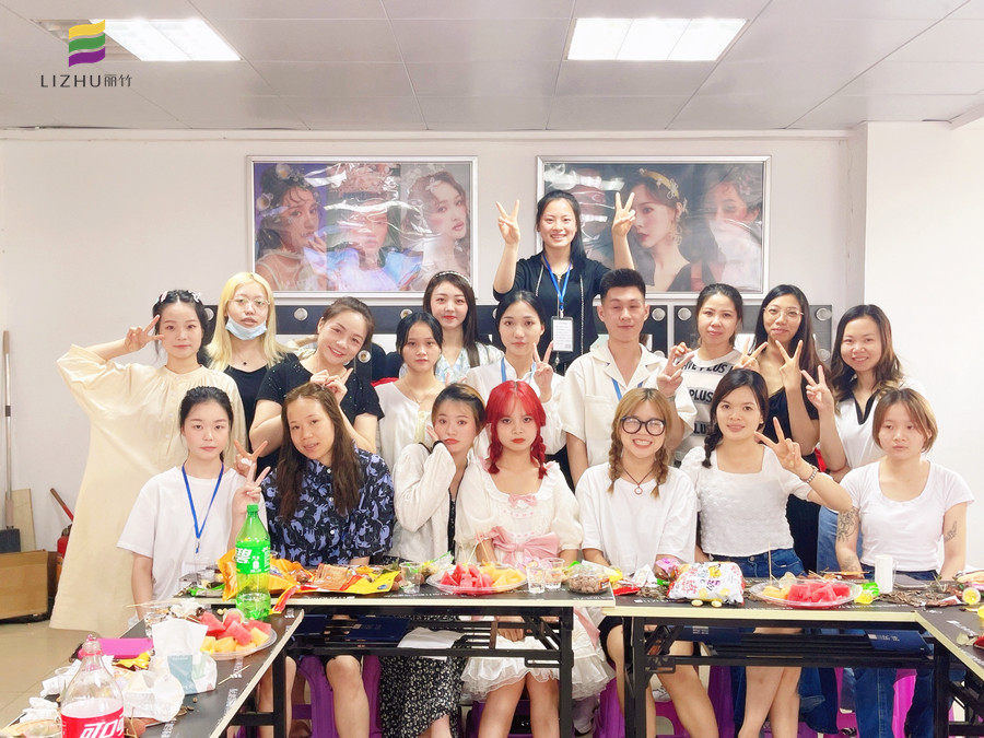 麗竹學(xué)?；瘖y全能班舉辦畢業(yè)座談會(huì)