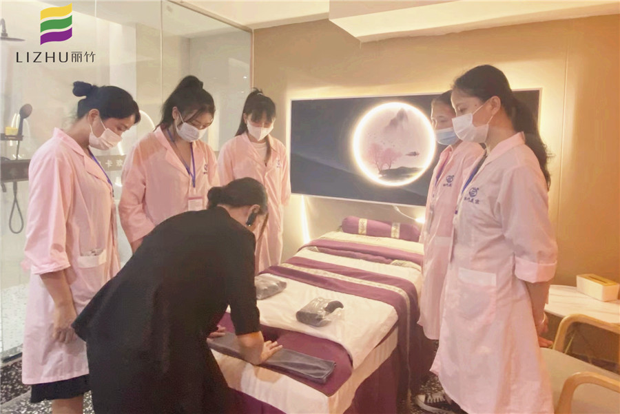 南寧美容學(xué)校就業(yè)實習(xí)，提前感受崗位技能及素養(yǎng)