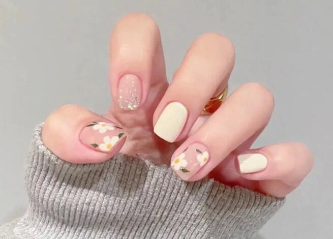 春夏黃皮顯白美甲，廣西美甲培訓(xùn)短期班推薦