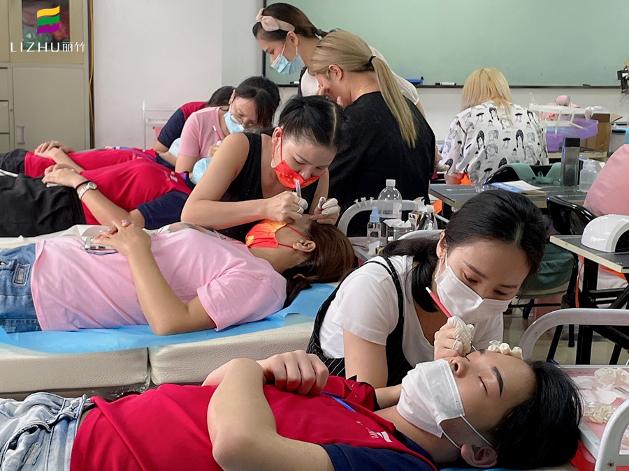 被舒緩膏灼傷處理的方法，廣西紋繡正規(guī)學(xué)校分享建議