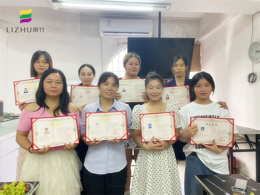 南寧紋繡培訓(xùn)班座談會(huì)，學(xué)員們滿載而歸