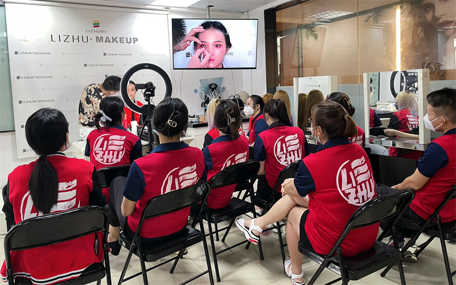 國風(fēng)妝容造型課堂 ，都是復(fù)古回憶的味道