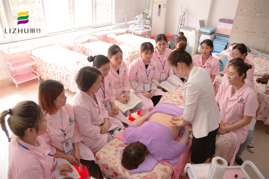 按摩腰部的好處，南寧美容美體養(yǎng)生學(xué)校告訴你