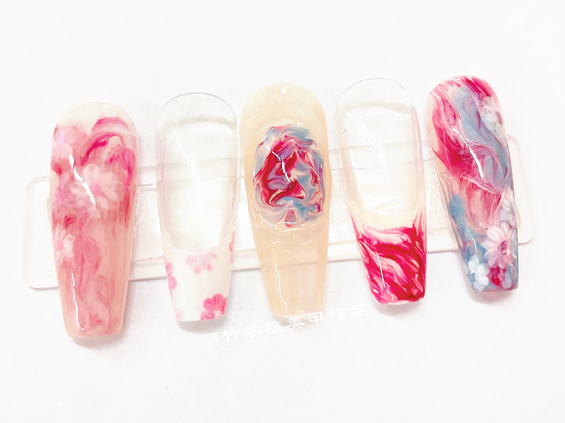暈染液美甲圖片，廣西南寧美甲師培訓(xùn)作品