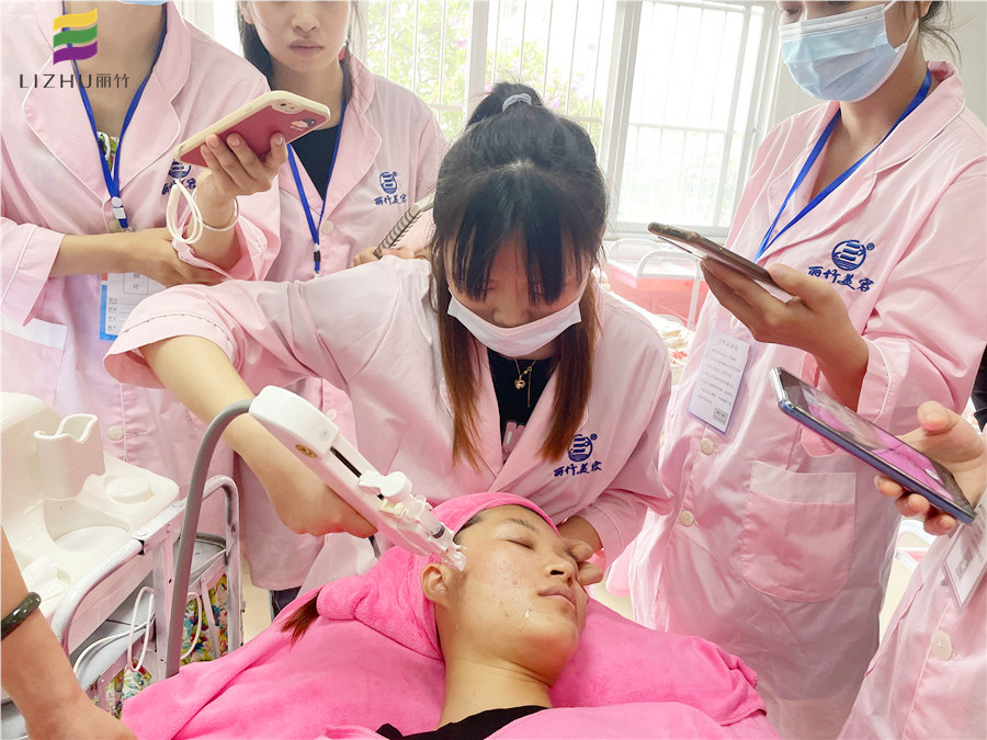 如何延長美容儀器使用時間？南寧美容儀器培訓班教你