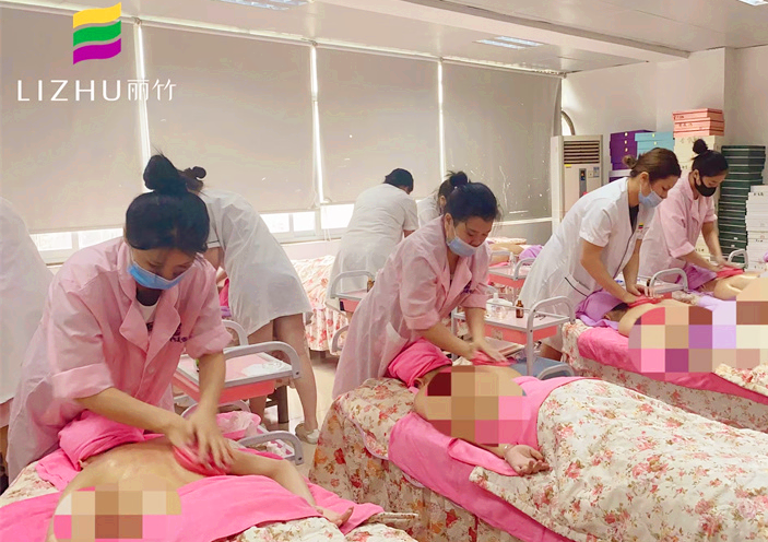 肩胛骨多久按摩一次比較好？南寧美容理論知識(shí)培訓(xùn)