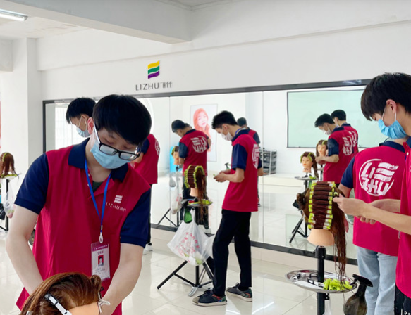 美發(fā)初學者上杠技巧，廣西燙染學校學上杠