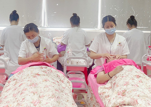 秋季面部按摩有哪些技巧？南寧美容培訓(xùn)面部護(hù)理教案