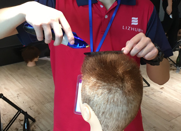 理平頭的技巧，廣西理發(fā)實訓(xùn)分享