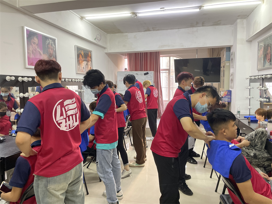 美發(fā)按摩實(shí)訓(xùn)，南寧美發(fā)專(zhuān)業(yè)學(xué)校洗護(hù)課程