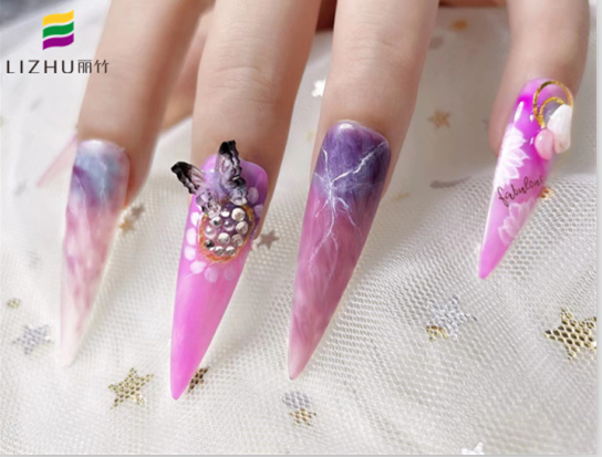 紫色霧霾美甲，南寧培訓(xùn)美甲師作品欣賞