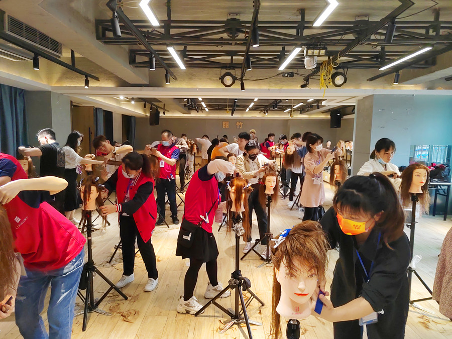 邊緣層次的常用修剪方法，南寧美發(fā)培訓(xùn)排行榜前十課堂筆記