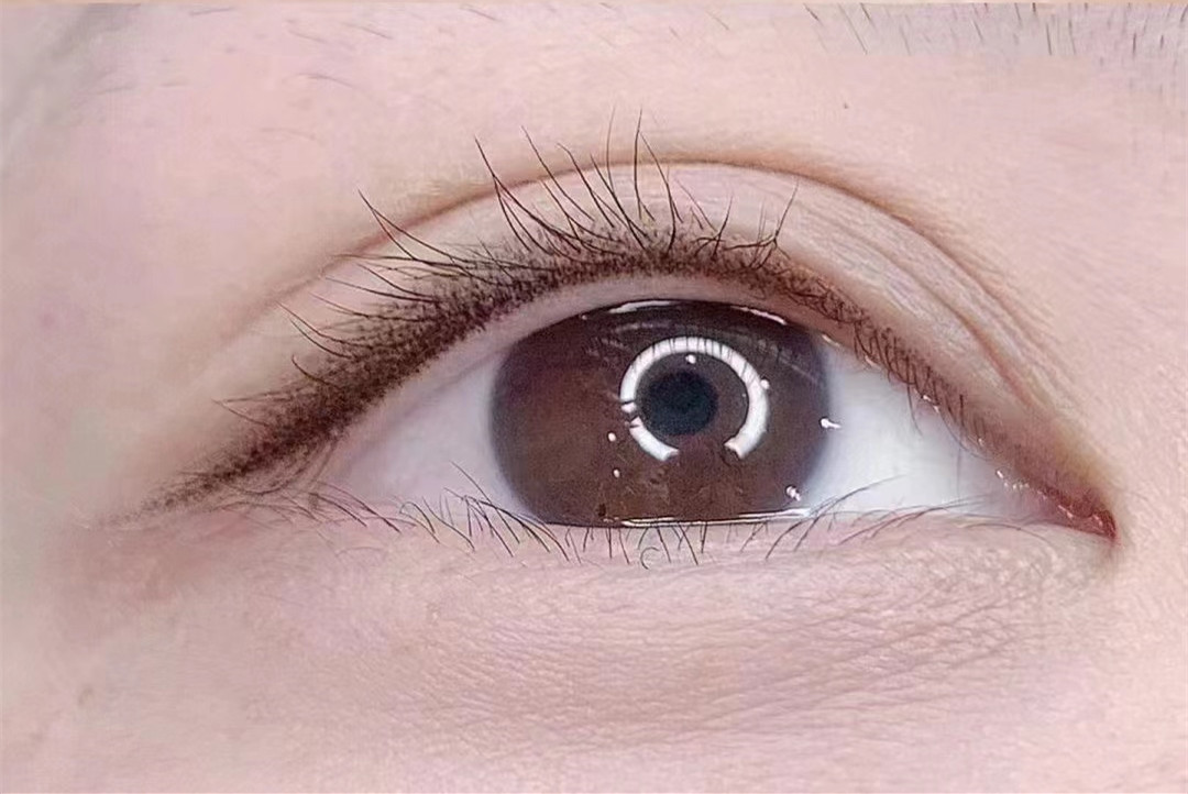 單眼皮紋眼線的注意事項，廣西南寧眉眼唇學(xué)校總結(jié)
