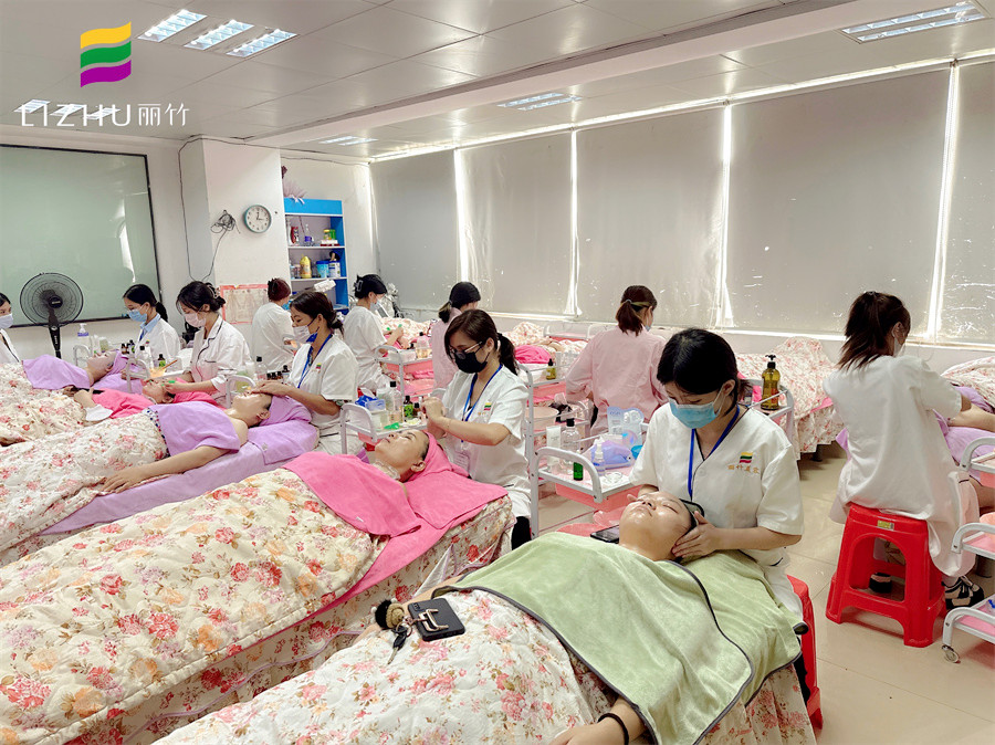 秋季如何敷面膜？南寧面部護理基礎(chǔ)班課程分享