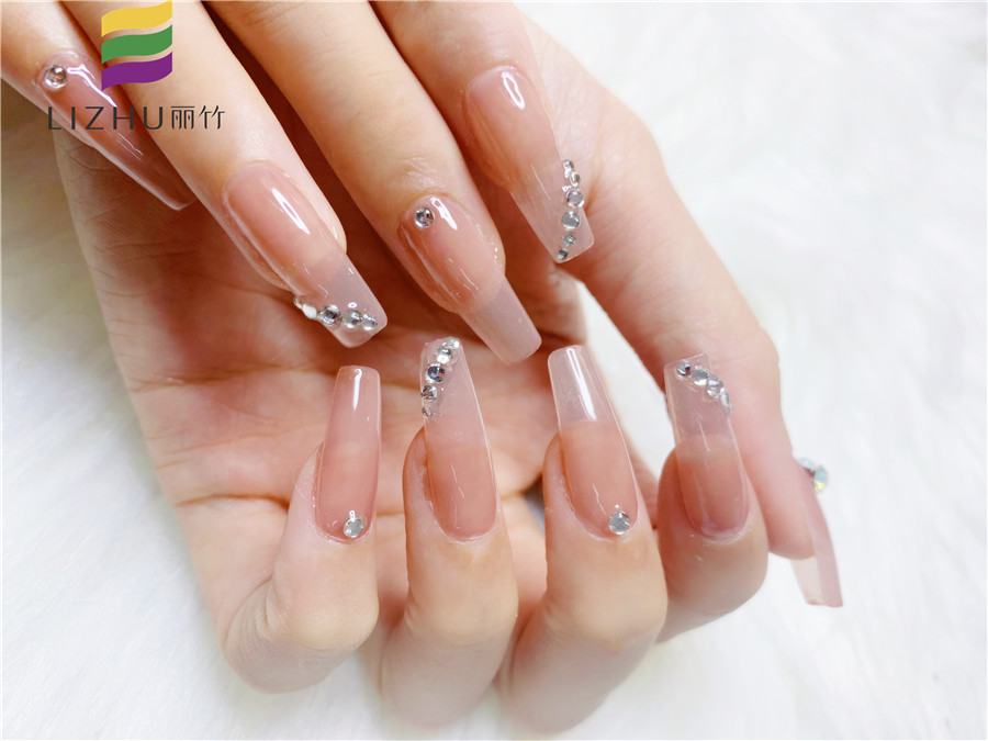 冬天做美甲的注意事項(xiàng)，南寧培訓(xùn)美甲師課件教學(xué)內(nèi)容