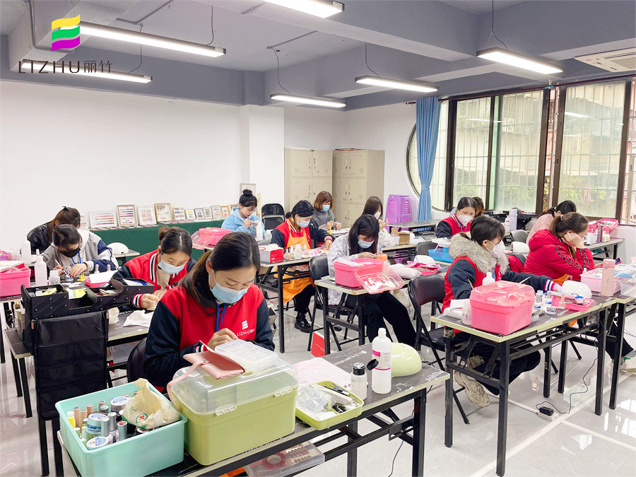 麗竹美甲學(xué)校學(xué)員爆滿，專業(yè)教學(xué)的實(shí)力認(rèn)證