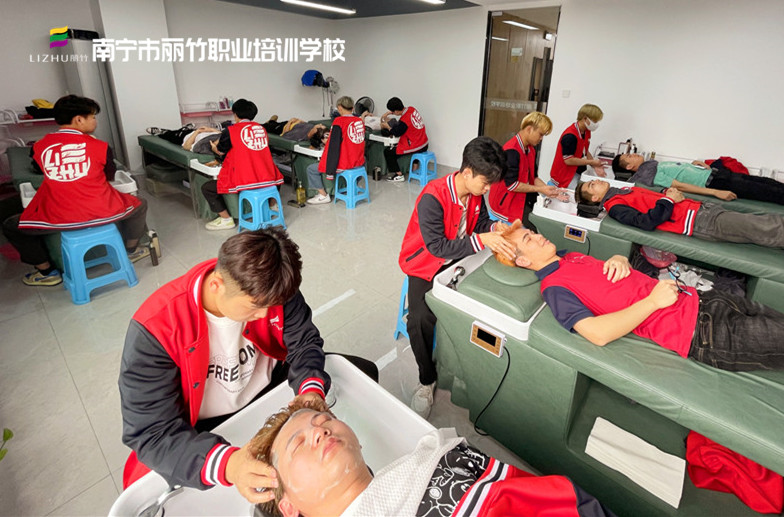 南寧專業(yè)洗頭培訓(xùn)學(xué)校 | 南寧美發(fā)洗護培訓(xùn)