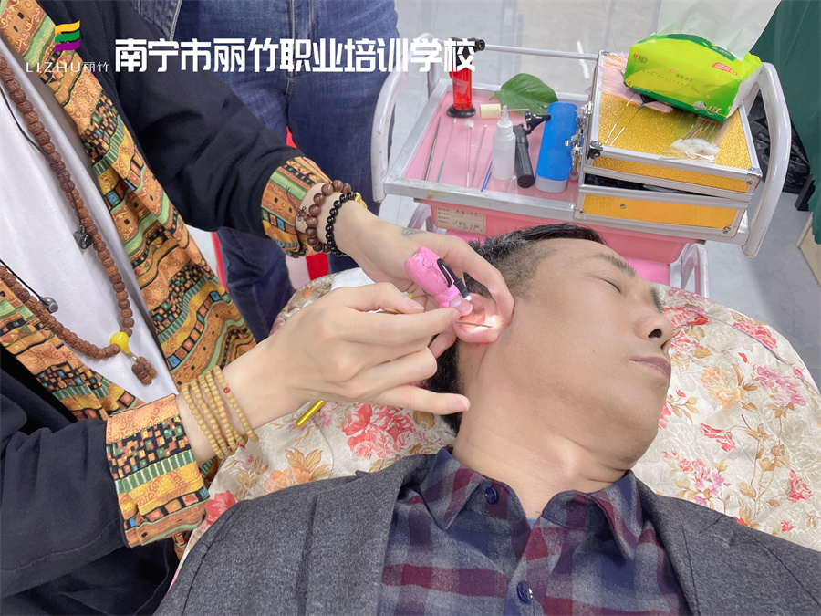 采耳的好處，南寧專業(yè)采耳培訓(xùn)班告訴你