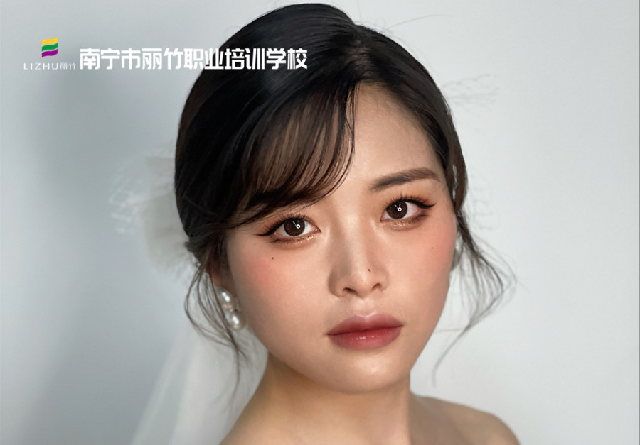 韓式新娘造型，南寧化妝培訓(xùn)新娘造型作品