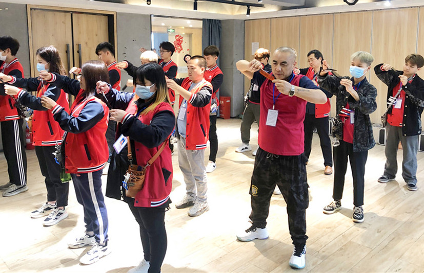 美發(fā)剪刀操作注意事項(xiàng)，南寧美發(fā)師培訓(xùn)基礎(chǔ)課程